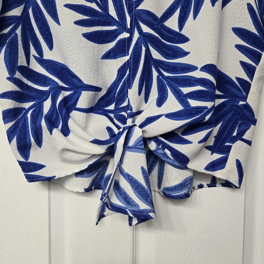 Blue Leaf Pattern Blouse, Tie Front - Picture 3 of 4